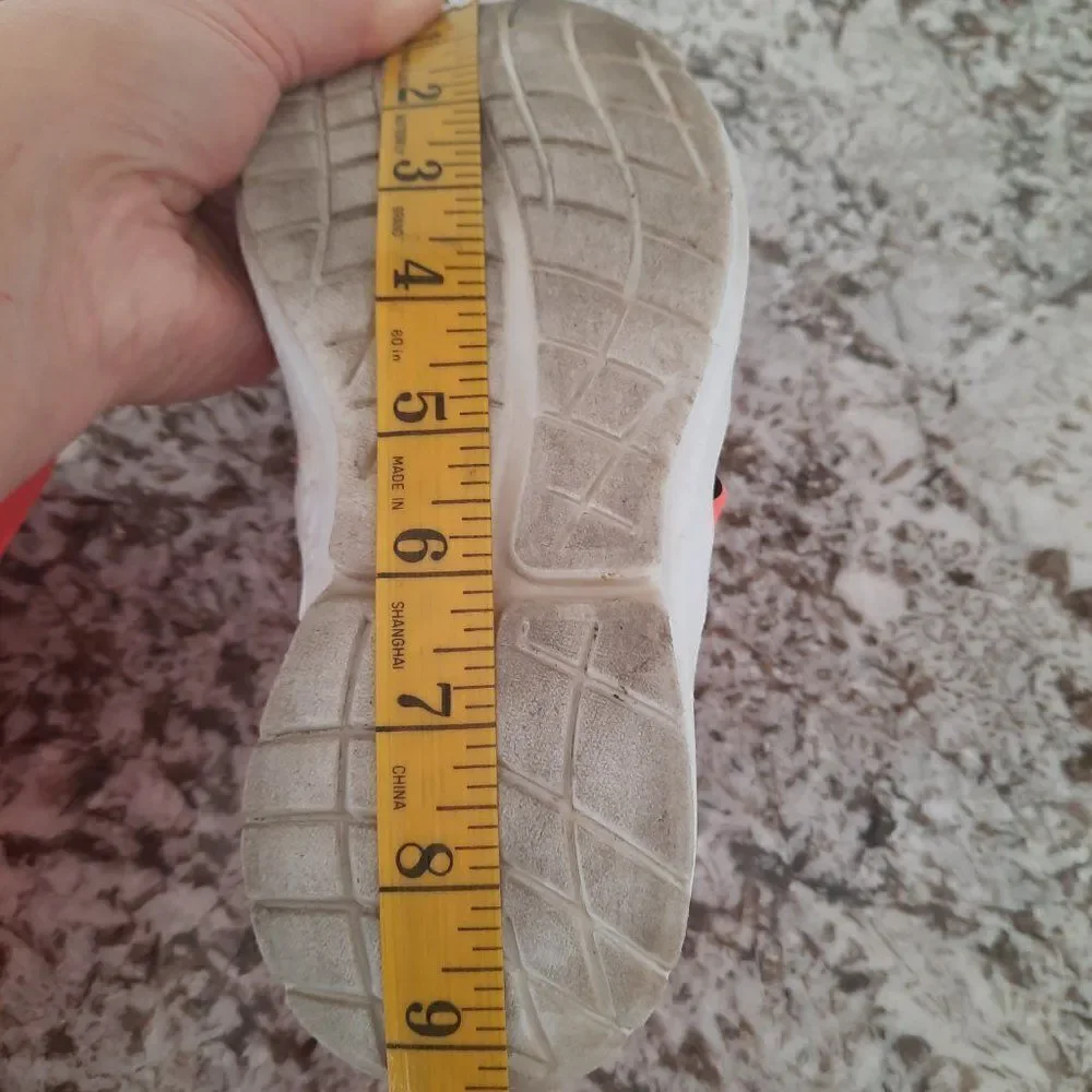 Oofos‎ Oomg  Slip On  size  5US